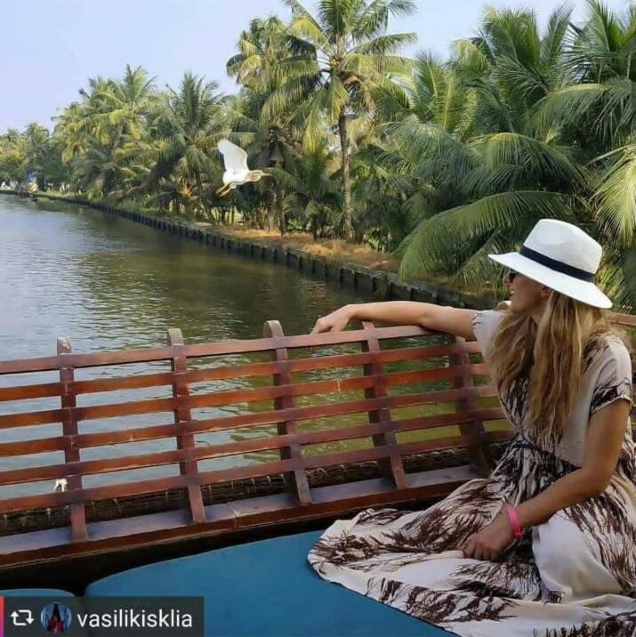 Why Not Houseboat Hotell Alappuzha Eksteriør bilde