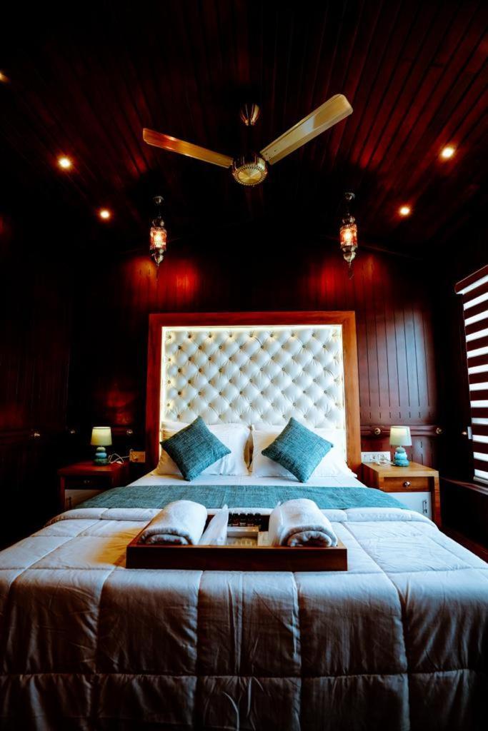 Why Not Houseboat Hotell Alappuzha Eksteriør bilde