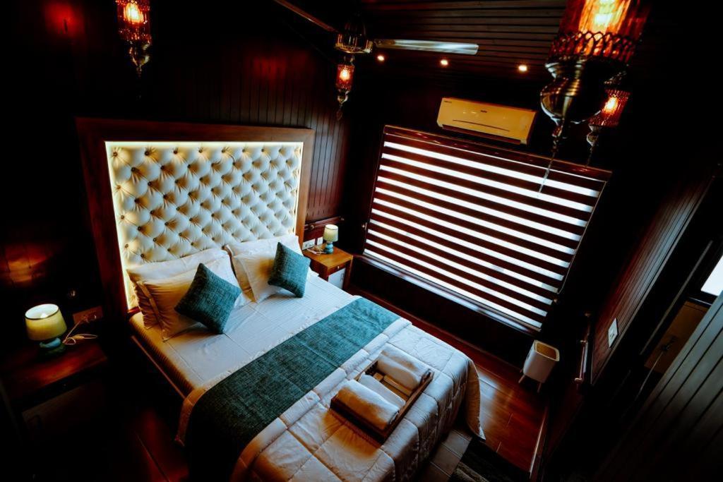 Why Not Houseboat Hotell Alappuzha Eksteriør bilde