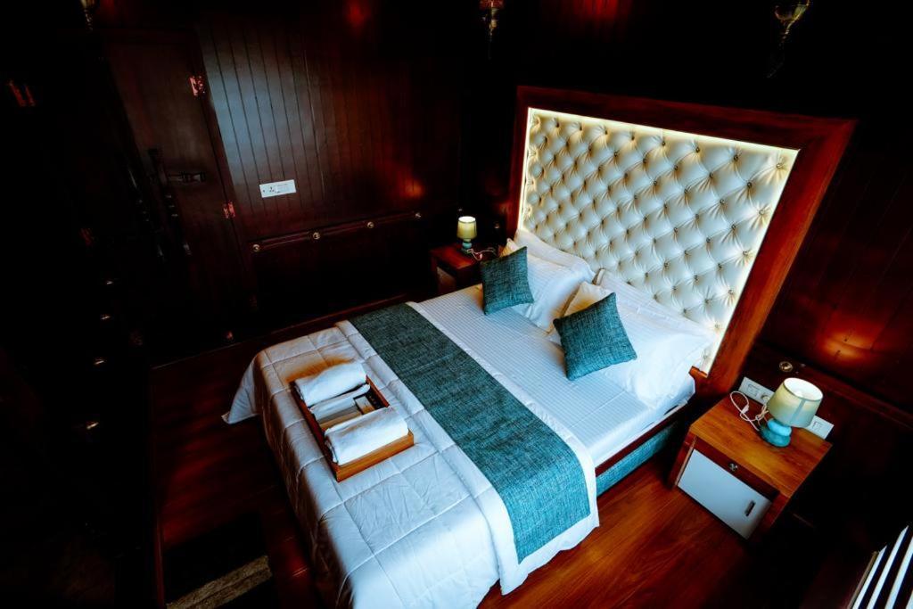 Why Not Houseboat Hotell Alappuzha Eksteriør bilde