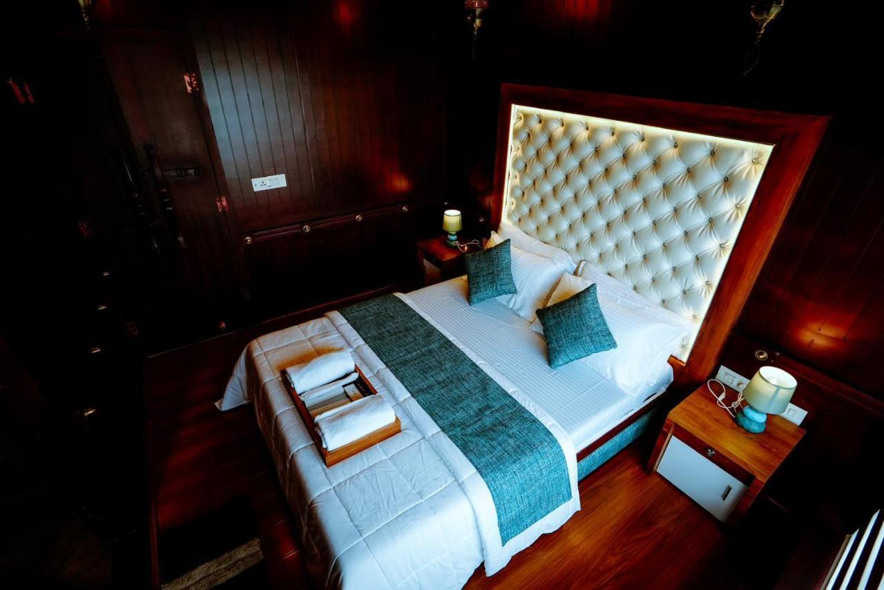 Why Not Houseboat Hotell Alappuzha Eksteriør bilde